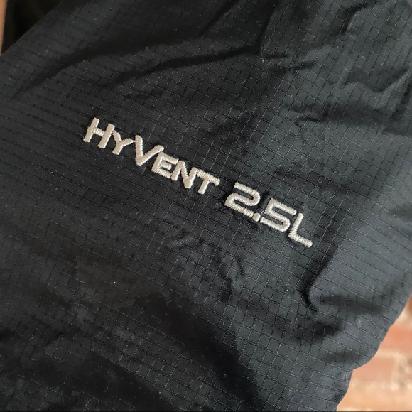 The North Face 2.5L Rain Jacket - Picture 5 of 8